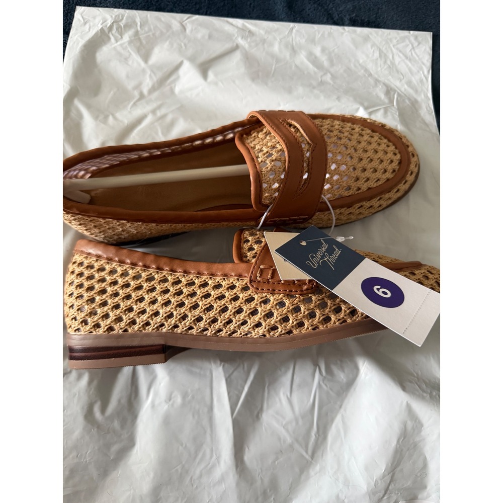 Universal Thread Womens 6 Crochet Penny Loafers Natural Tan Memory Foam Cove NEW - Picture 2 of 10